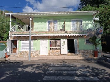 Immeuble a vendre Le Prêcheur 97250 Martinique 241 m2  630000 euros