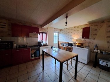 Immeuble a vendre Le Tronquay 14490 Calvados 135 m2  106400 euros