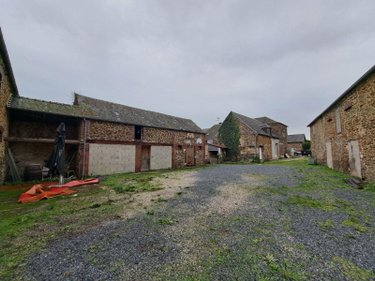 Immeuble a vendre Le Tronquay 14490 Calvados 135 m2  106400 euros