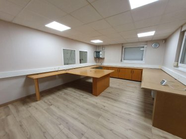 Fonds et murs commerciaux a vendre Hazebrouck 59190 Nord  282000 euros