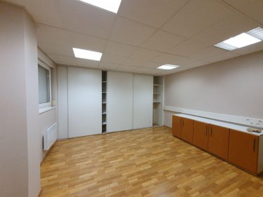 Fonds et murs commerciaux a vendre Hazebrouck 59190 Nord  282000 euros