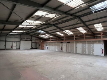 Fonds et murs commerciaux a vendre Hazebrouck 59190 Nord  282000 euros