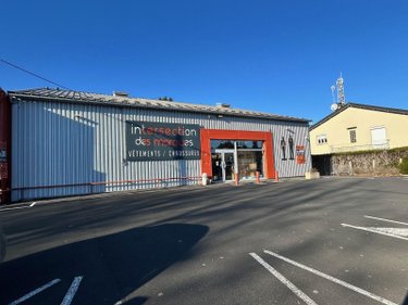 Fonds et murs commerciaux a vendre Mauriac 15200 Cantal 360 m2  507700 euros