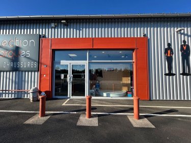 Fonds et murs commerciaux a vendre Mauriac 15200 Cantal 360 m2  507700 euros