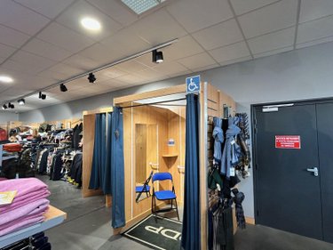 Fonds et murs commerciaux a vendre Mauriac 15200 Cantal 360 m2  507700 euros