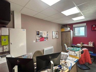 Fonds et murs commerciaux a vendre Mauriac 15200 Cantal 360 m2  507700 euros