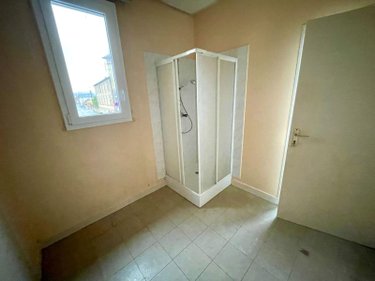 Fonds et murs commerciaux a vendre Rethel 08300 Ardennes  198700 euros