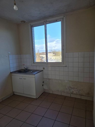 Immeuble a vendre Mayenne 53100 Mayenne 91 m2  218400 euros