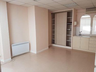 Location fonds et murs commerciaux La Flèche 72200 Sarthe 201 m2  1200 euros