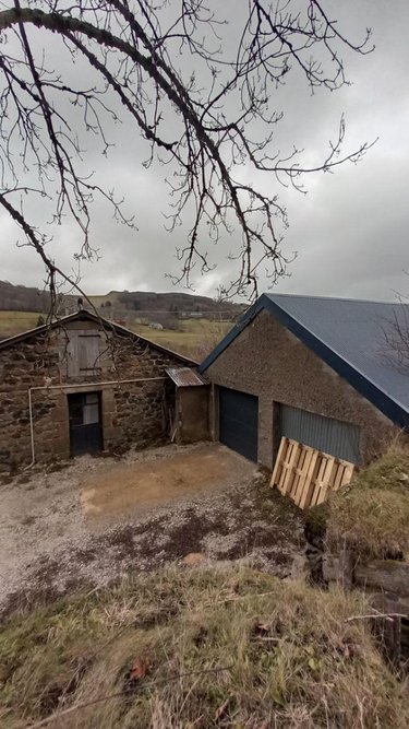 Maison a vendre Collandres 15400 Cantal 175 m2  263500 euros