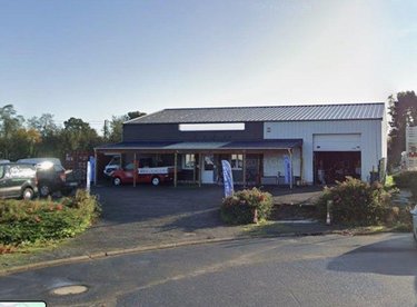 Fonds et murs commerciaux a vendre Bayeux 14400 Calvados 300 m2  195500 euros