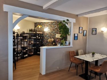 Fonds et murs commerciaux a vendre Le Tréport 76470 Seine-Maritime 100 m2  127000 euros