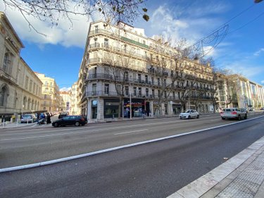 Location appartement Toulon 83000 Var 36 m2 2 pièces 600 euros