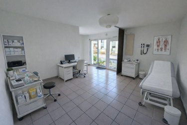 Location fonds et murs commerciaux Bruz 35170 Ille-et-Vilaine 25 m2  550 euros