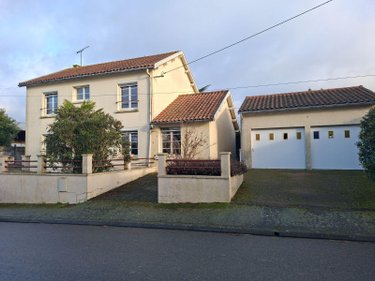Maison a vendre Nueil-les-Aubiers 79250 Deux-Sèvres 121 m2 7 pièces 168800 euros