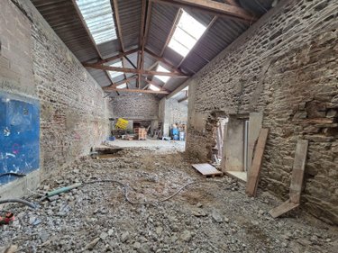 Immeuble a vendre Mayenne 53100 Mayenne 350 m2  84000 euros