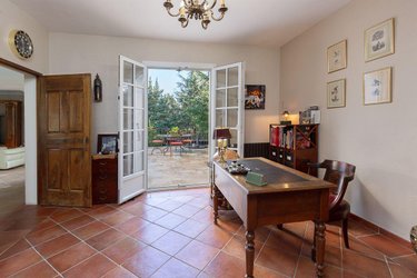 Maison a vendre Aix-en-Provence 13090 Bouches-du-Rhône 241 m2 7 pièces 1390000 euros