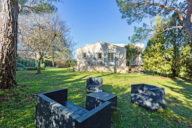 Maison a vendre Aix-en-Provence 13090 Bouches-du-Rhône 241 m2 7 pièces 1390000 euros
