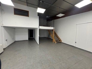 Location fonds et murs commerciaux Cormontreuil 51350 Marne 180 m2  1010 euros