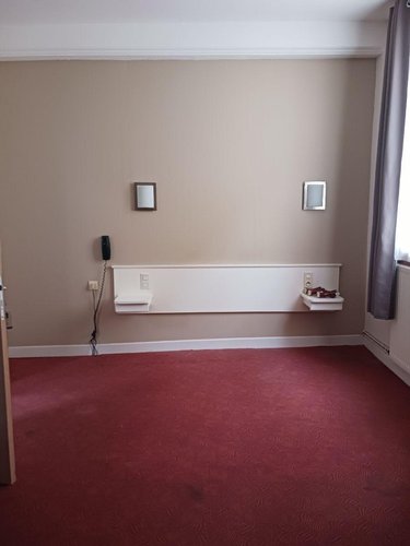 Fonds et murs commerciaux a vendre Bar-sur-Seine 10110 Aube 660 m2  343200 euros