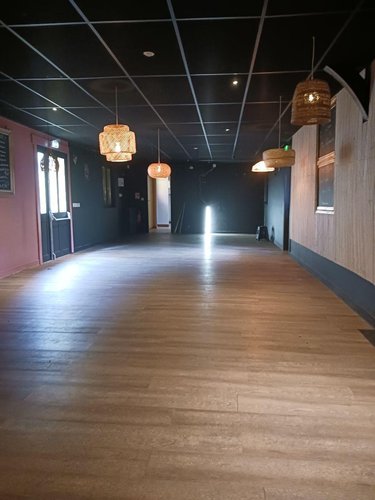 Fonds et murs commerciaux a vendre Bar-sur-Seine 10110 Aube 660 m2  343200 euros
