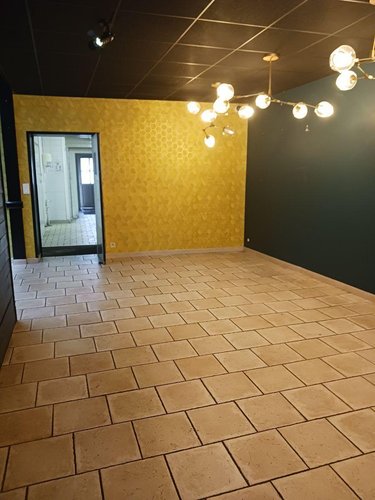 Fonds et murs commerciaux a vendre Bar-sur-Seine 10110 Aube 660 m2  343200 euros