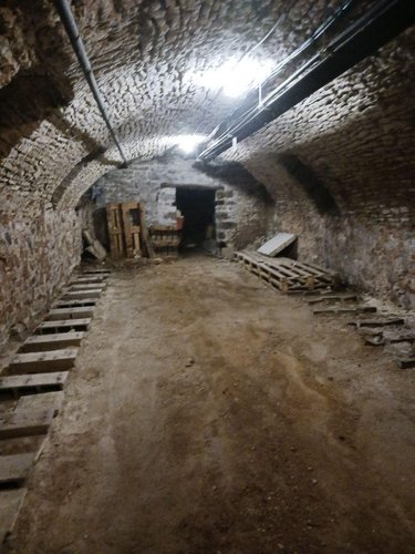 Fonds et murs commerciaux a vendre Bar-sur-Seine 10110 Aube 660 m2  343200 euros