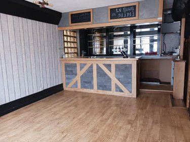 Fonds et murs commerciaux a vendre Bar-sur-Seine 10110 Aube 660 m2  343200 euros