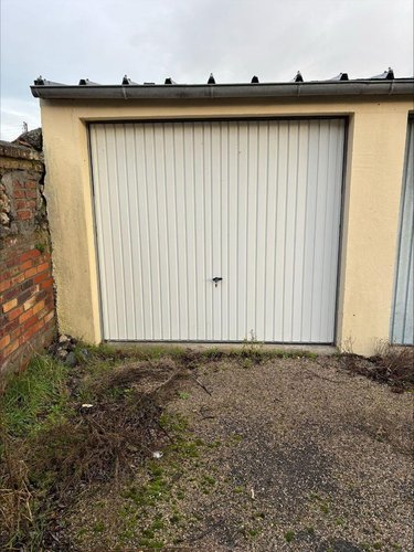 Location garage et parking Eu 76260 Seine-Maritime 17 m2  60 euros