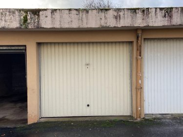 Garage et parking a vendre Aurillac 15000 Cantal 12 m2  11500 euros