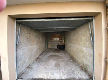 Garage et parking a vendre Aurillac 15000 Cantal 12 m2  11500 euros