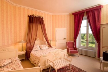 propriete a vendre Ygrande 03160 Allier 968 m2 25 pièces 2625000 euros