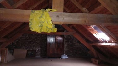 Maison a vendre Neussargues en Pinatelle 15170 Cantal 99 m2  95800 euros