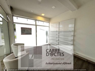 Fonds et murs commerciaux a vendre Caveirac 30820 Gard 75 m2  189000 euros