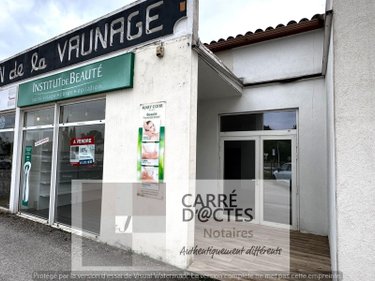 Fonds et murs commerciaux a vendre Caveirac 30820 Gard 75 m2  189000 euros