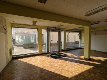 Location fonds et murs commerciaux Nogent-le-Rotrou 28400 Eure-et-Loir 50 m2  652 euros