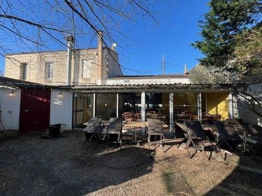 Fonds et murs commerciaux a vendre Eysines 33320 Gironde 450 m2  840000 euros