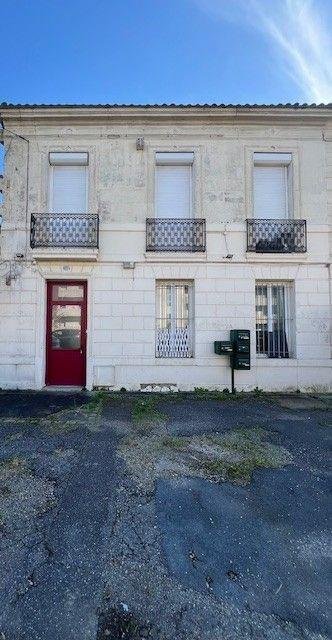 Fonds et murs commerciaux a vendre Eysines 33320 Gironde 450 m2  840000 euros