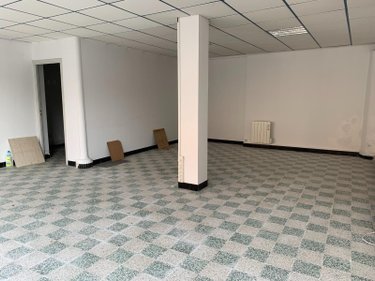 Location fonds et murs commerciaux Bailleul 59270 Nord 57 m2  805 euros