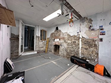 Fonds et murs commerciaux a vendre Quimper 29000 Finistère 25 m2  32400 euros