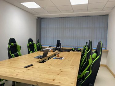 Fonds et murs commerciaux a vendre Paray-le-Monial 71600 Saône-et-Loire  241640 euros