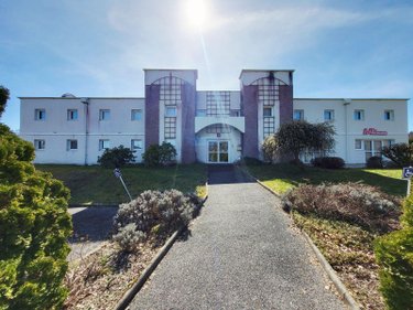 Fonds et murs commerciaux a vendre Merlines 19340 Corrèze 1099 m2  364000 euros