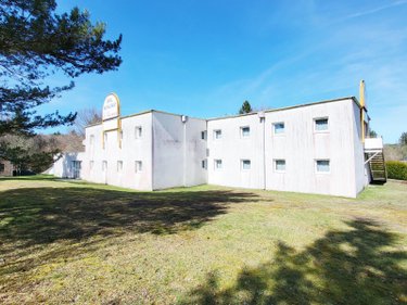 Fonds et murs commerciaux a vendre Merlines 19340 Corrèze 1099 m2  364000 euros