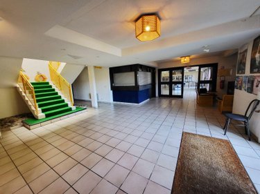 Fonds et murs commerciaux a vendre Merlines 19340 Corrèze 1099 m2  364000 euros