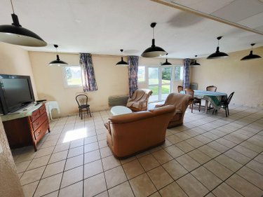 Fonds et murs commerciaux a vendre Merlines 19340 Corrèze 1099 m2  364000 euros