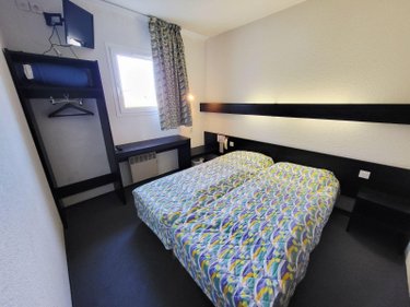 Fonds et murs commerciaux a vendre Merlines 19340 Corrèze 1099 m2  364000 euros