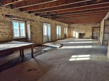 Immeuble a vendre Saint-Pol-de-Léon 29250 Finistère 627 m2  332400 euros