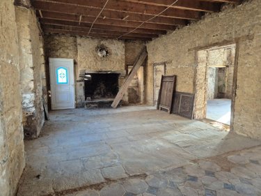 Immeuble a vendre Saint-Pol-de-Léon 29250 Finistère 627 m2  332400 euros