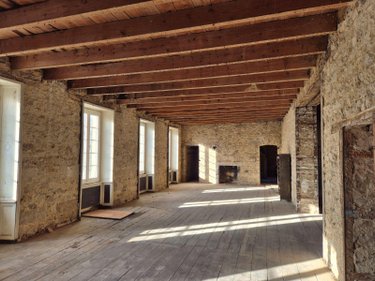 Immeuble a vendre Saint-Pol-de-Léon 29250 Finistère 627 m2  332400 euros