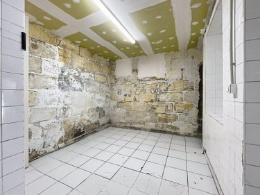 Fonds et murs commerciaux a vendre Bordeaux 33000 Gironde 58 m2  198500 euros